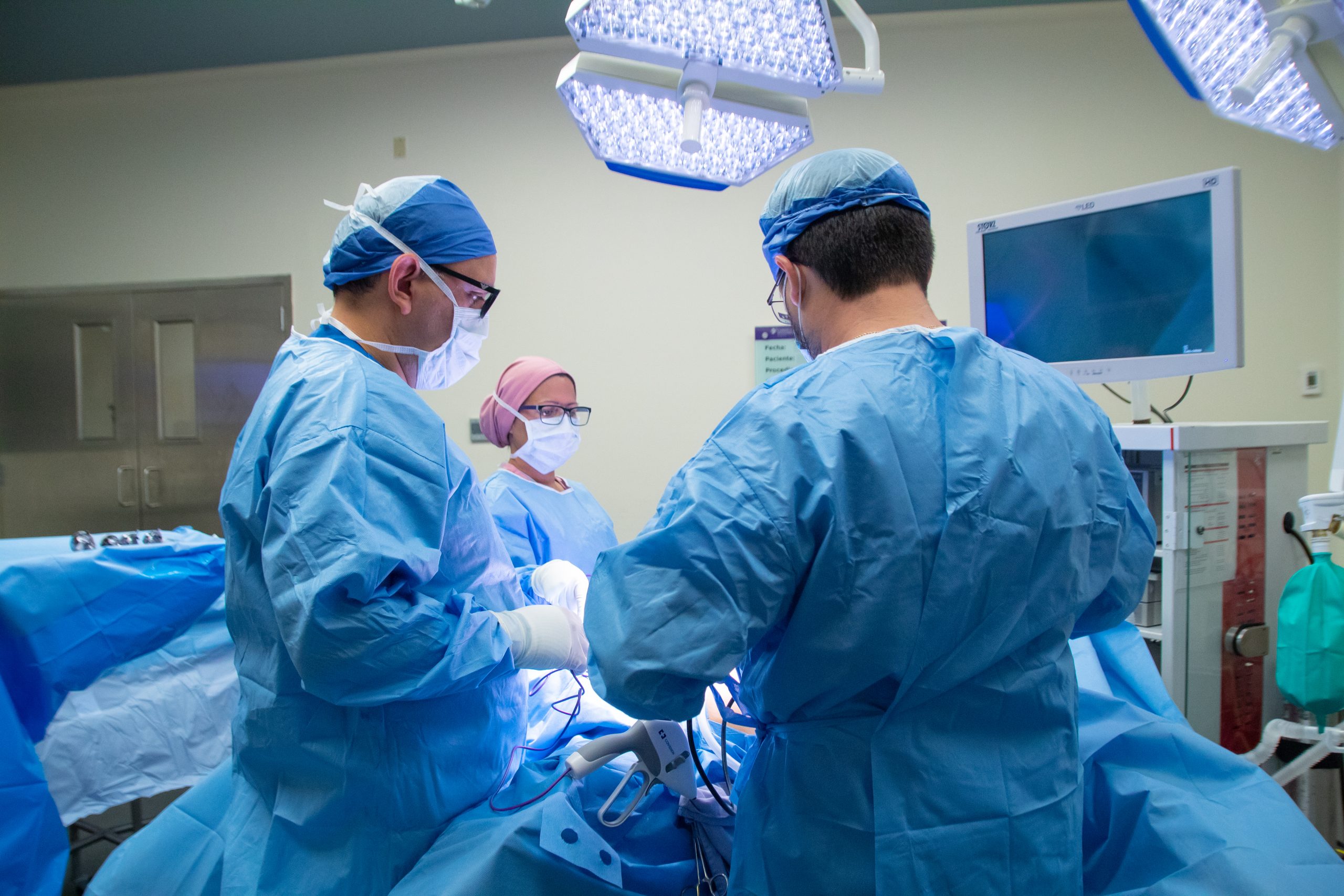 Doctor en operación